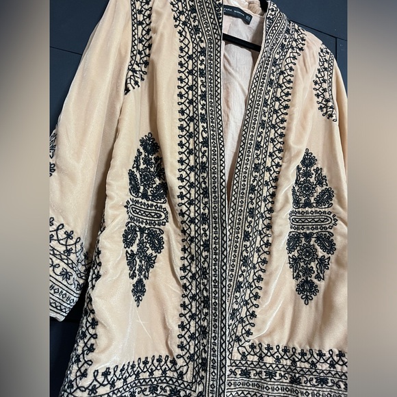 ZARA Beautiful Velvet Satin Embroidered Kimono Style Cardigan Coat Like New XS - Picture 7 of 12